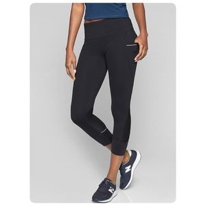 Athleta Relay Capri 2.0 Running Legging Black XS